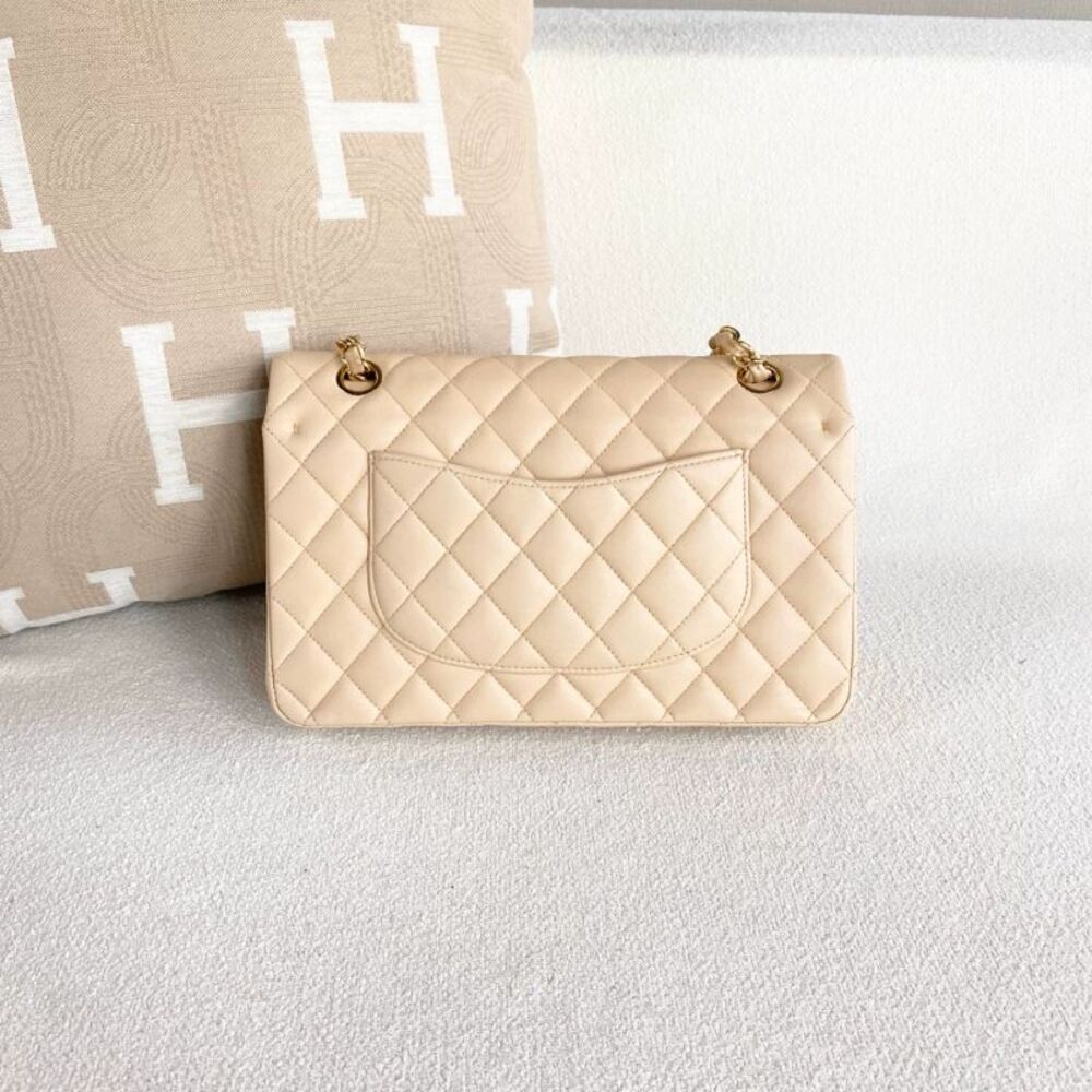 Chanel Women Pre-Loved Bag Very Good Condition - Picture 3 of 9